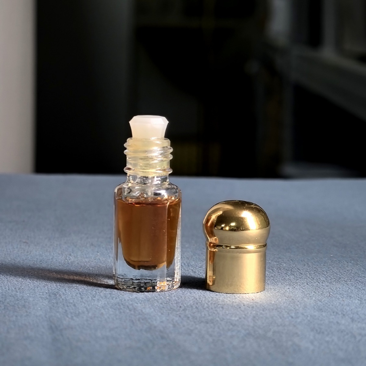 Minyak esensial gaharu murni a - Sandalwood Perfume Oil ulasan dan harga